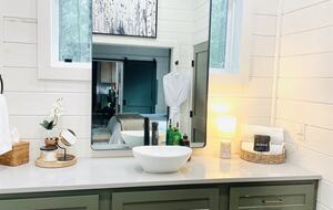 A Pine-Lined Haven Near Broken Bow Lake - Broken Bow, Oklahoma