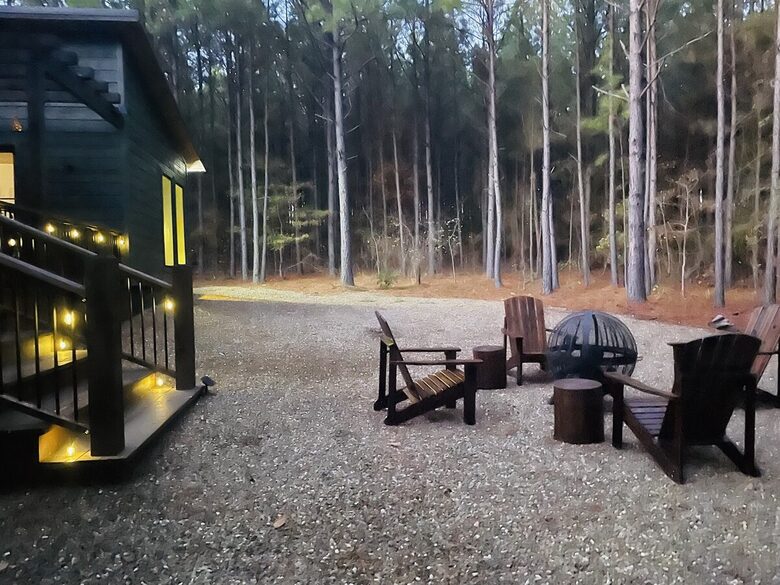A Pine-Lined Haven Near Broken Bow Lake - Broken Bow, Oklahoma