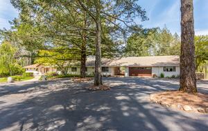 Private Wine Country Estate with Spa & Treehouse - Healdsburg, California