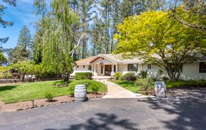 Private Wine Country Estate with Spa & Treehouse - Healdsburg, California