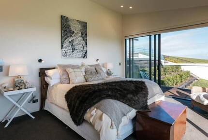 Crowning Jewel of Park Point - Waiheke Island, New Zealand
