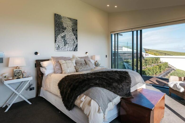 Crowning Jewel of Park Point - Waiheke Island, New Zealand