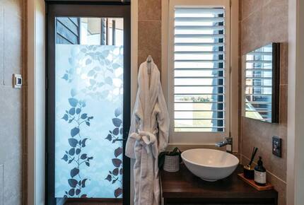 Crowning Jewel of Park Point - Waiheke Island, New Zealand