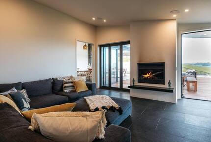 Crowning Jewel of Park Point - Waiheke Island, New Zealand