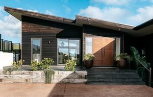 Crowning Jewel of Park Point - Waiheke Island, New Zealand