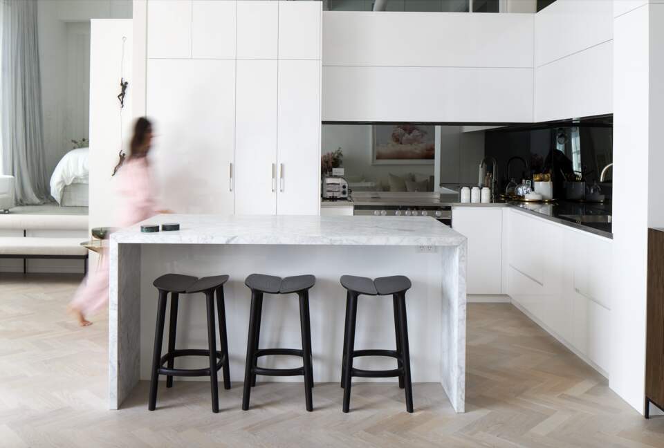 Light-Filled Urban Retreat in the Iconic Endeans Building - Auckland CBD, New Zealand