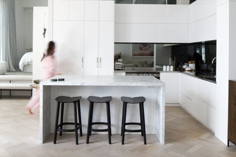 Light-Filled Urban Retreat in the Iconic Endeans Building - Auckland CBD, New Zealand