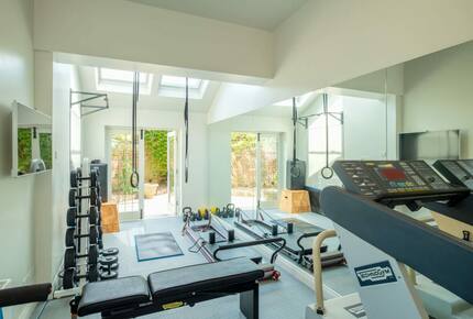 A Masterpiece of Elegance in Ascot’s Prestigious Enclave - Sunningdale, United Kingdom