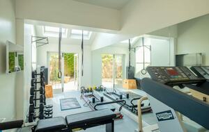 A Masterpiece of Elegance in Ascot’s Prestigious Enclave - Sunningdale, United Kingdom