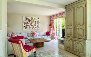 A Masterpiece of Elegance in Ascot’s Prestigious Enclave - Sunningdale, United Kingdom