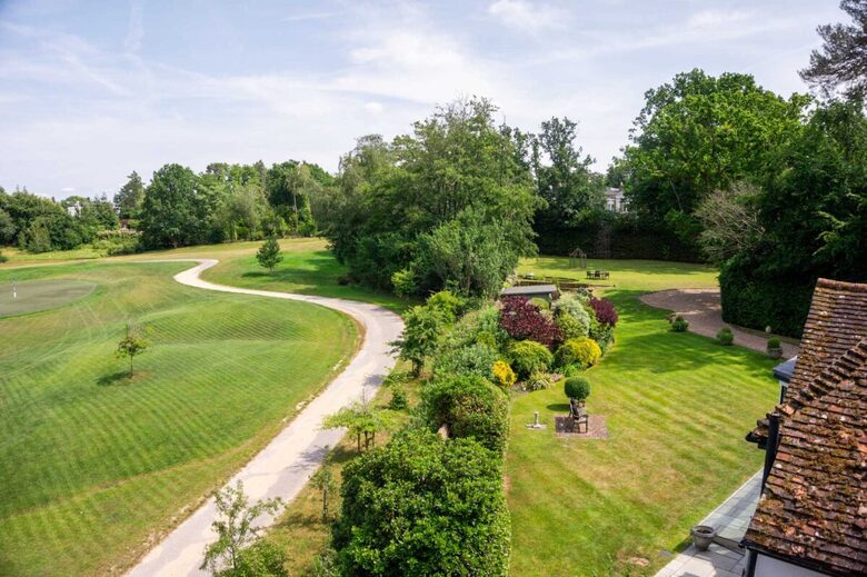 A Masterpiece of Elegance in Ascot’s Prestigious Enclave - Sunningdale, United Kingdom