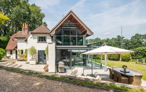 A Masterpiece of Elegance in Ascot’s Prestigious Enclave - Sunningdale, United Kingdom