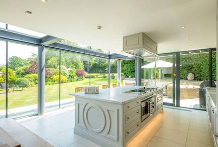 A Masterpiece of Elegance in Ascot’s Prestigious Enclave - Sunningdale, United Kingdom