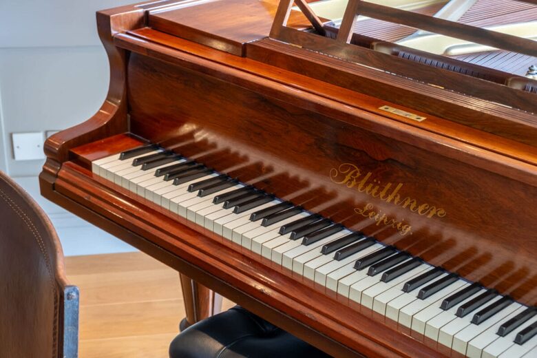 A Masterpiece of Elegance in Ascot’s Prestigious Enclave - Sunningdale, United Kingdom