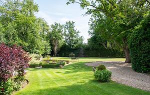 A Masterpiece of Elegance in Ascot’s Prestigious Enclave - Sunningdale, United Kingdom