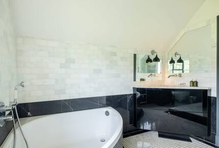 A Masterpiece of Elegance in Ascot’s Prestigious Enclave - Sunningdale, United Kingdom