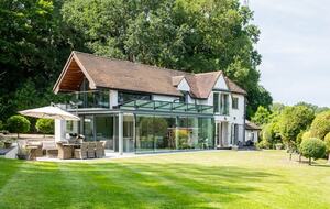 A Masterpiece of Elegance in Ascot’s Prestigious Enclave - Sunningdale, United Kingdom