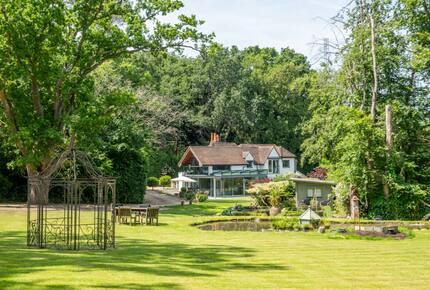 A Masterpiece of Elegance in Ascot’s Prestigious Enclave - Sunningdale, United Kingdom