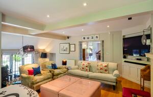 A Masterpiece of Elegance in Ascot’s Prestigious Enclave - Sunningdale, United Kingdom