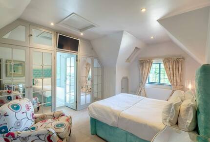 A Masterpiece of Elegance in Ascot’s Prestigious Enclave - Sunningdale, United Kingdom