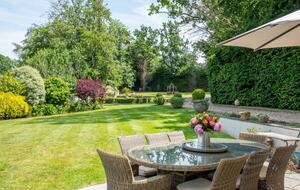 A Masterpiece of Elegance in Ascot’s Prestigious Enclave - Sunningdale, United Kingdom