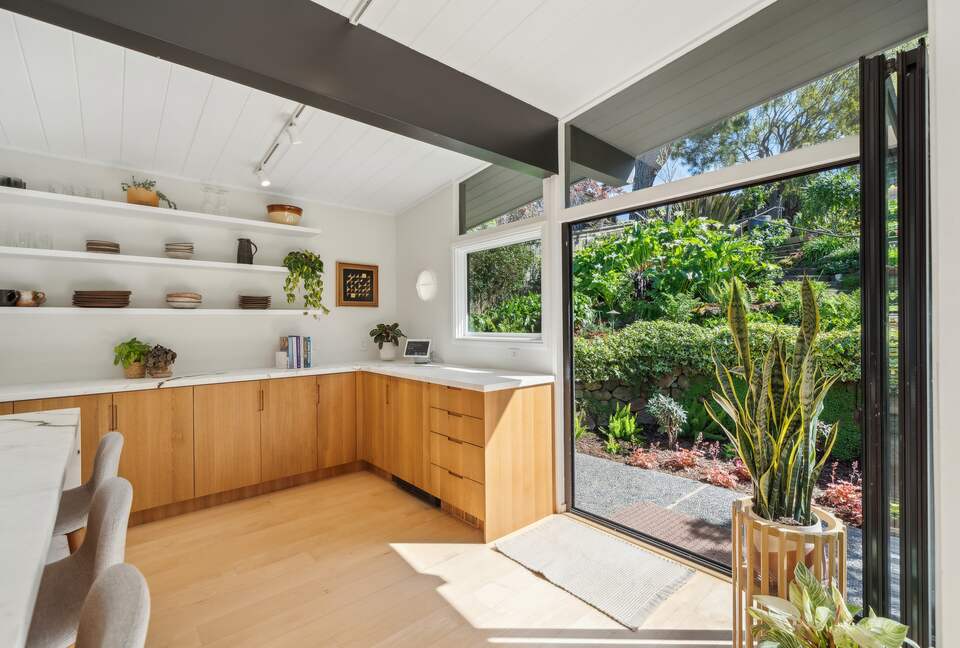 Mid-Century Gem with Pool - Belvedere Tiburon, California