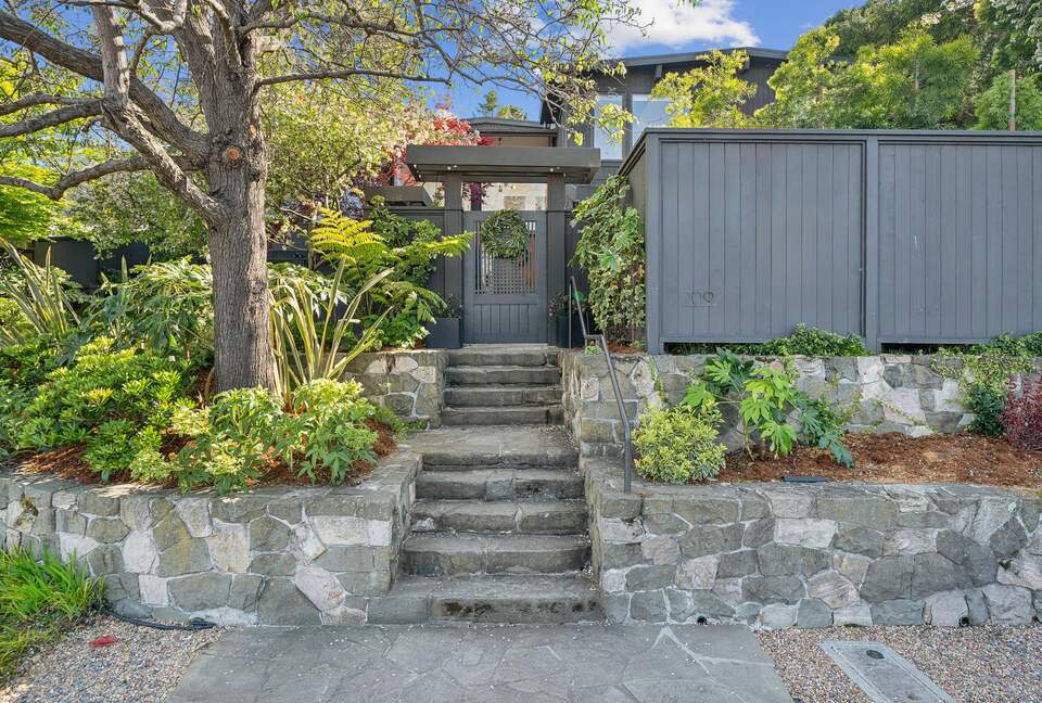 Mid-Century Gem with Pool - Belvedere Tiburon, California