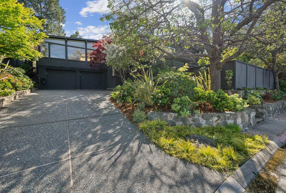 Mid-Century Gem with Pool - Belvedere Tiburon, California