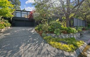 Mid-Century Gem with Pool - Belvedere Tiburon, California