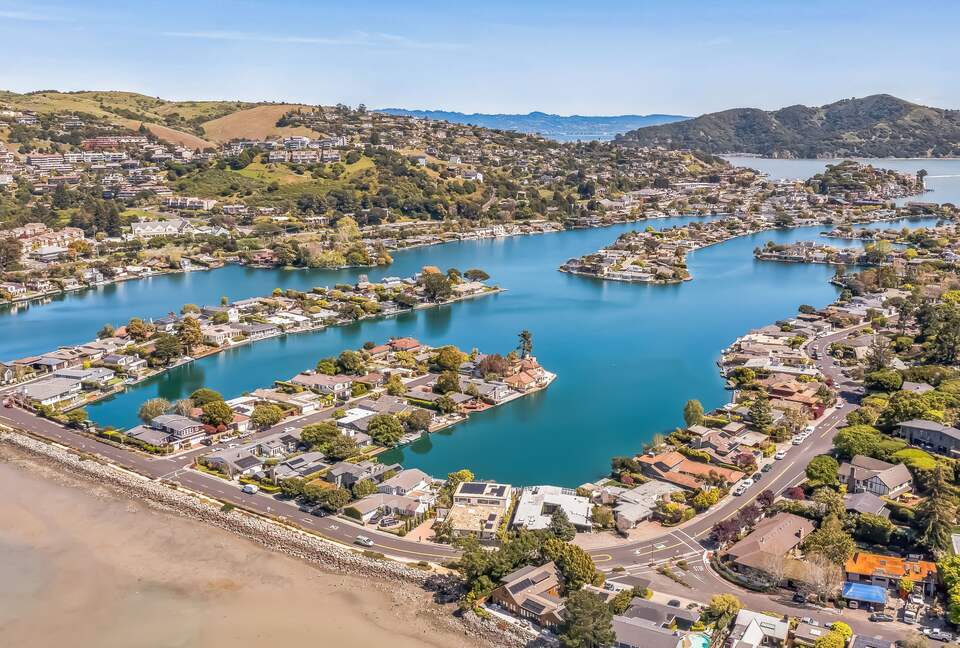 Mid-Century Gem with Pool - Belvedere Tiburon, California