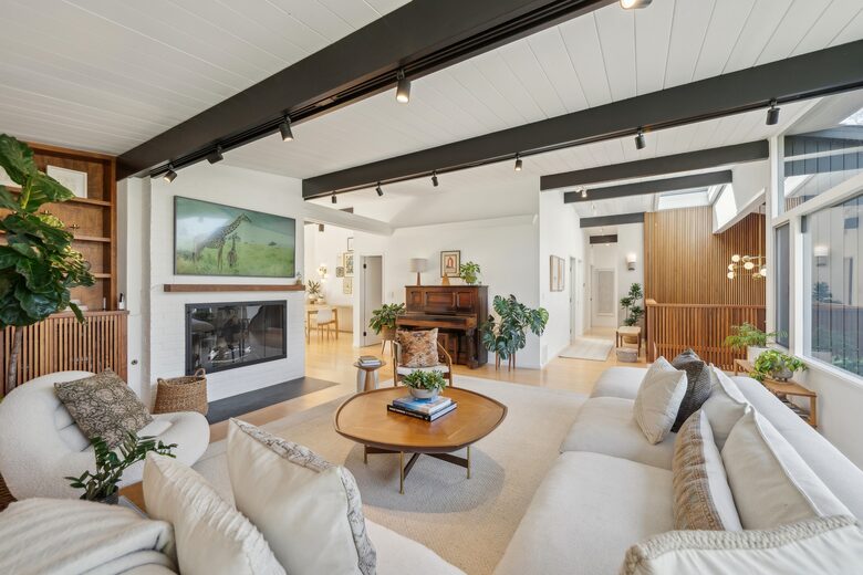 Mid-Century Gem with Pool - Belvedere Tiburon, California