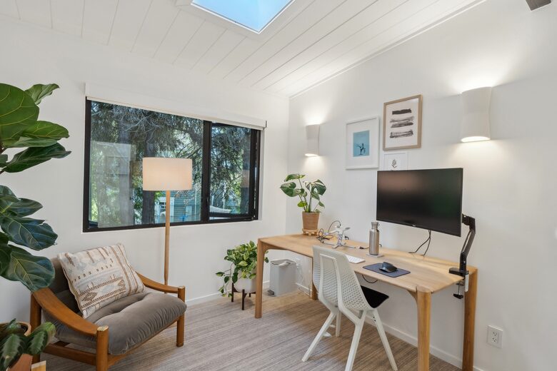 Mid-Century Gem with Pool - Belvedere Tiburon, California