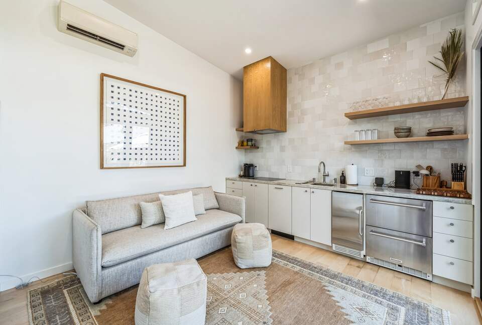 Mid-Century Gem with Pool - Belvedere Tiburon, California