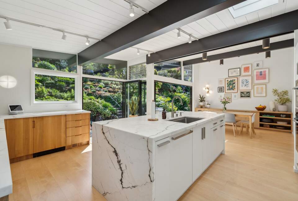 Mid-Century Gem with Pool - Belvedere Tiburon, California