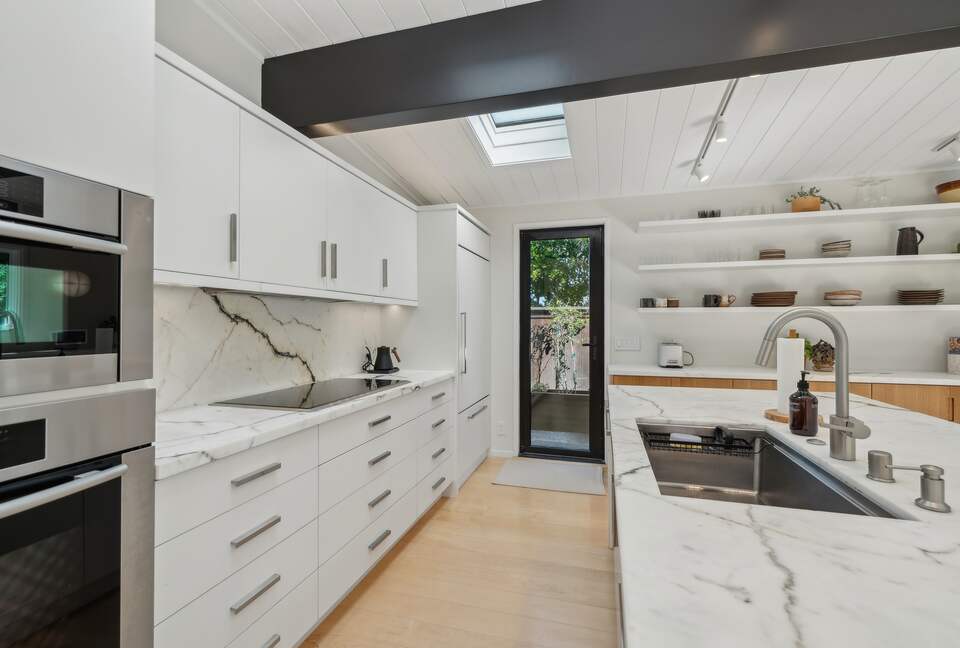 Mid-Century Gem with Pool - Belvedere Tiburon, California