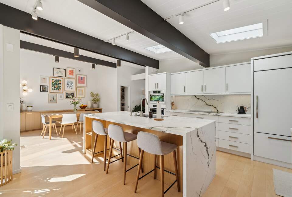 Mid-Century Gem with Pool - Belvedere Tiburon, California