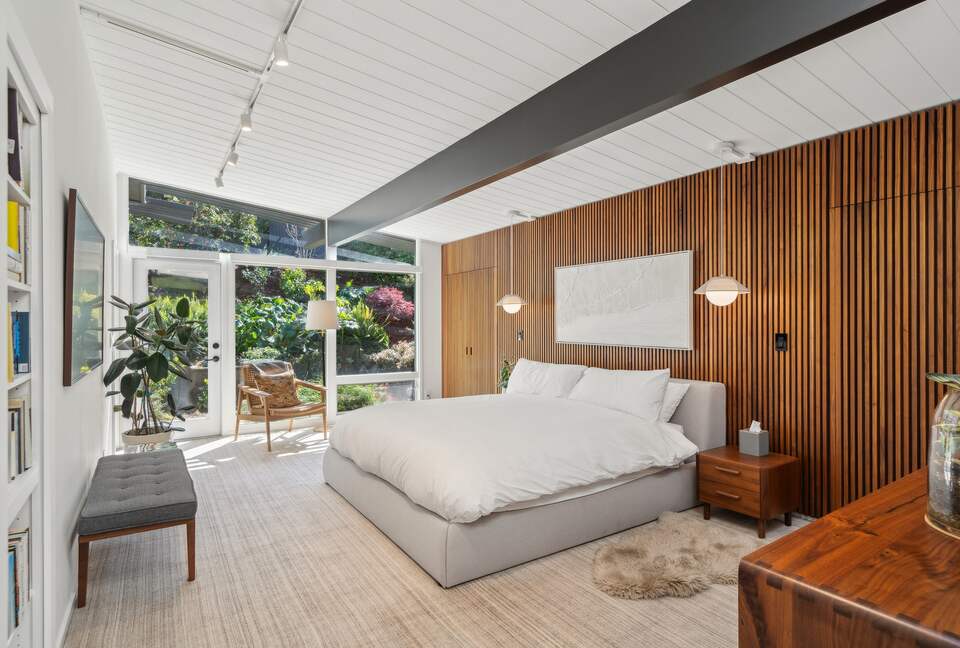 Mid-Century Gem with Pool - Belvedere Tiburon, California