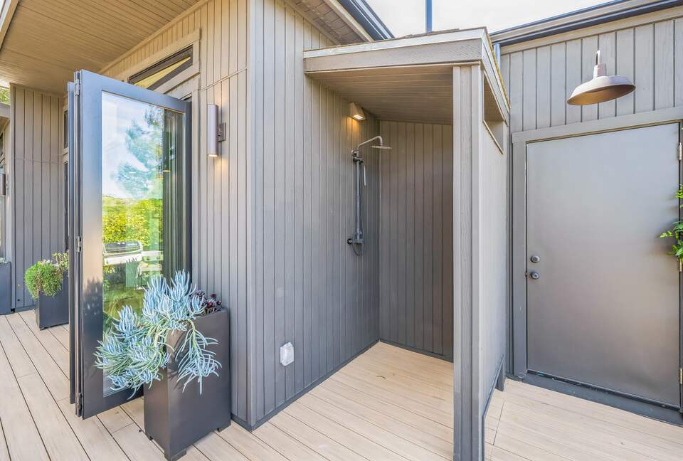 Mid-Century Gem with Pool - Belvedere Tiburon, California