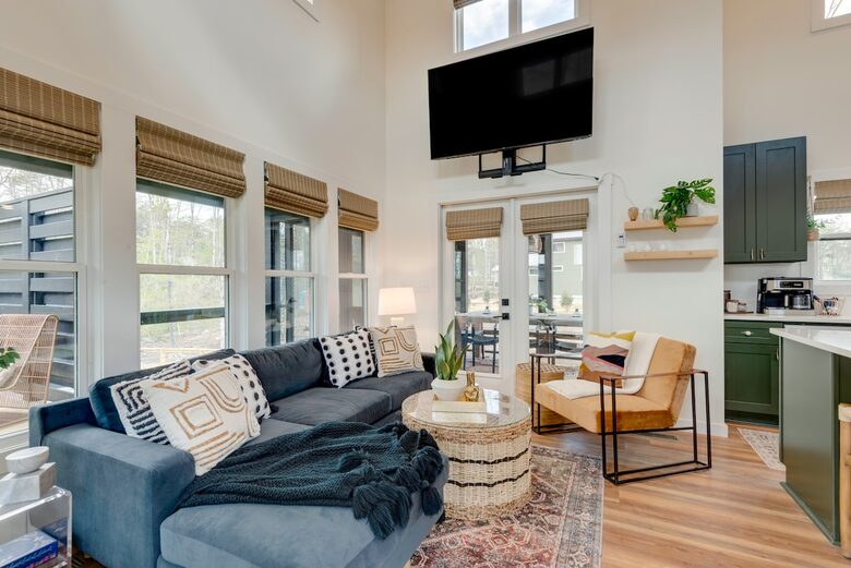 Tracy City Tiny Home Haven with Creek Views and Modern Comfort - Tracy City, Tennessee