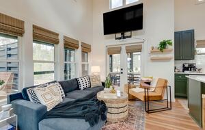 Tracy City Tiny Home Haven with Creek Views and Modern Comfort - Tracy City, Tennessee