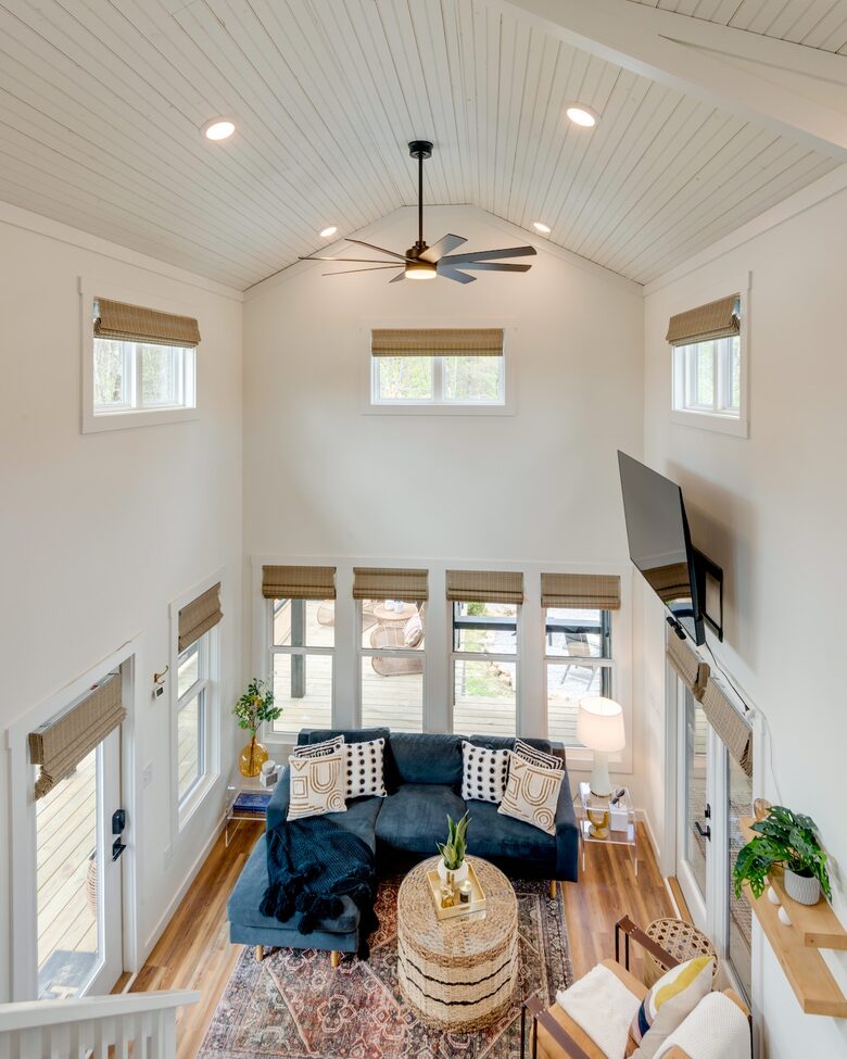 Tracy City Tiny Home Haven with Creek Views and Modern Comfort - Tracy City, Tennessee