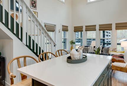 Tracy City Tiny Home Haven with Creek Views and Modern Comfort - Tracy City, Tennessee