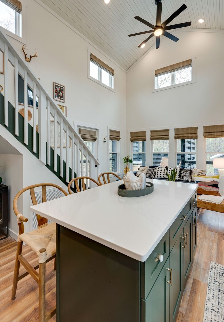 Tracy City Tiny Home Haven with Creek Views and Modern Comfort - Tracy City, Tennessee