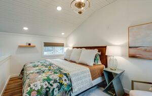 Tracy City Tiny Home Haven with Creek Views and Modern Comfort - Tracy City, Tennessee