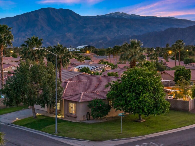 Desert Elegance with Private Pool Near Coachella - Indio, California
