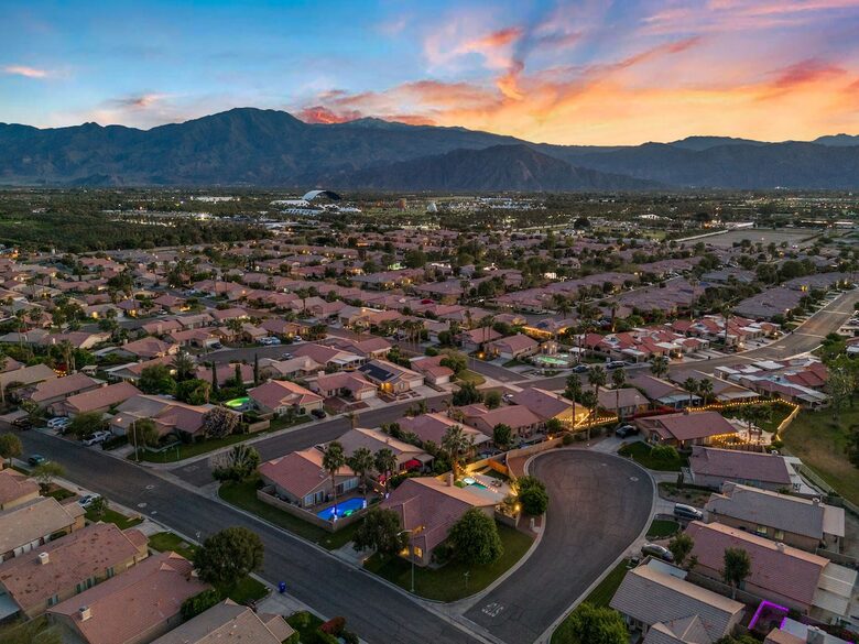 Desert Elegance with Private Pool Near Coachella - Indio, California