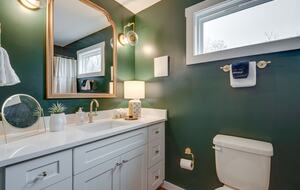 Tracy City Tiny Home Haven with Creek Views and Modern Comfort - Tracy City, Tennessee