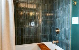 Tracy City Tiny Home Haven with Creek Views and Modern Comfort - Tracy City, Tennessee