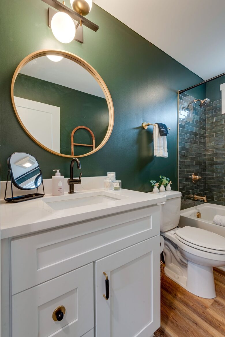 Tracy City Tiny Home Haven with Creek Views and Modern Comfort - Tracy City, Tennessee