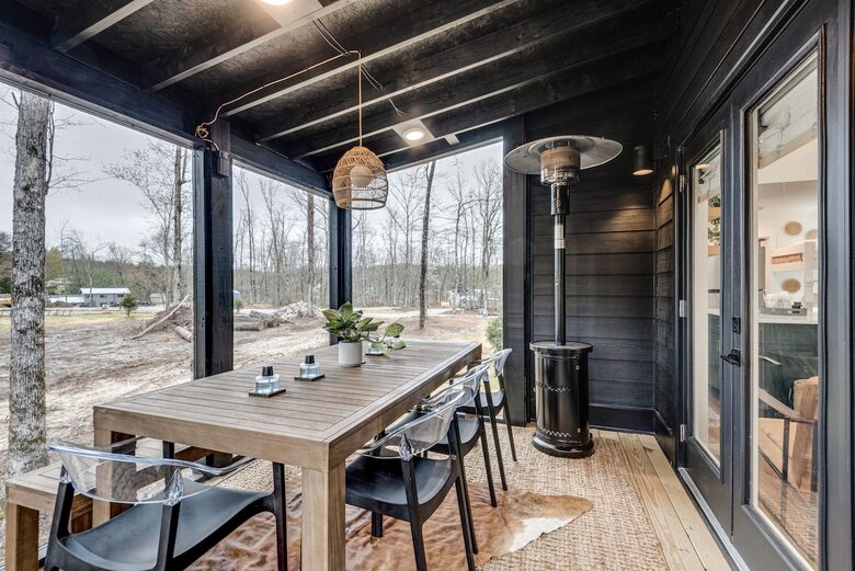 Tracy City Tiny Home Haven with Creek Views and Modern Comfort - Tracy City, Tennessee